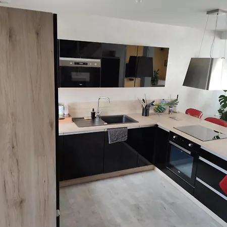 Maison 3 Chambres Avec Garage Sur Terrain Clos Proche Circuit 24h