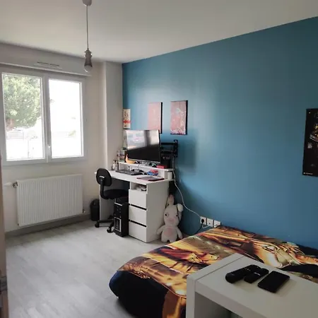 Maison 3 Chambres Avec Garage Sur Terrain Clos Proche Circuit 24h Hébergement de vacances