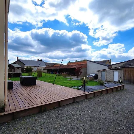 Hébergement de vacances Maison 3 Chambres Avec Garage Sur Terrain Clos Proche Circuit 24h *