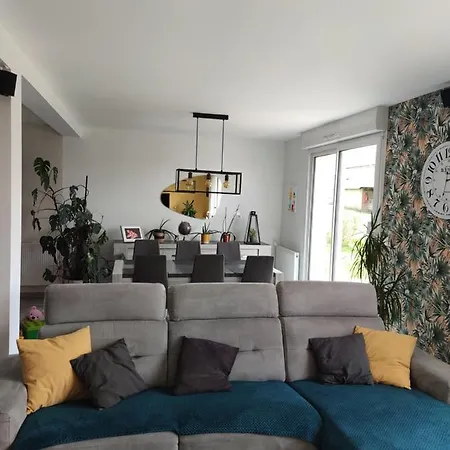 Maison 3 Chambres Avec Garage Sur Terrain Clos Proche Circuit 24h Hébergement de vacances *